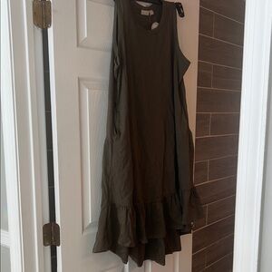Elegant Sleeveless Ruffle Hem Dress